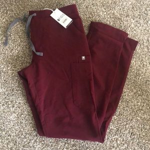 NWT small tall yola Skinny scrub pants burgundy